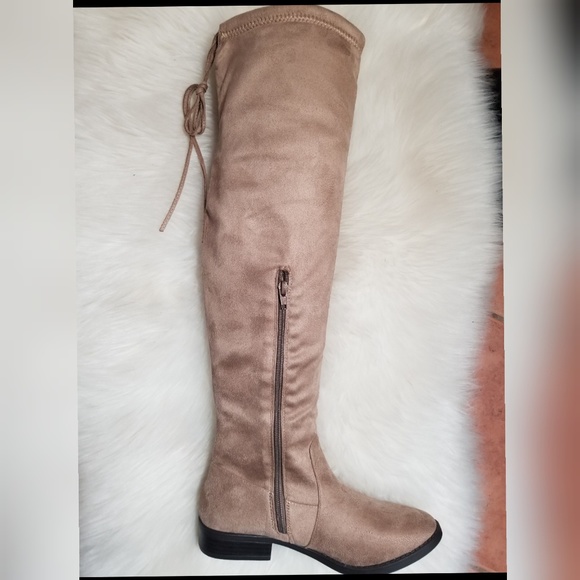 Last 7.5 Boots over Knee Taupe SUEDE🚨PRICE FIRM🚨 - Picture 7 of 7